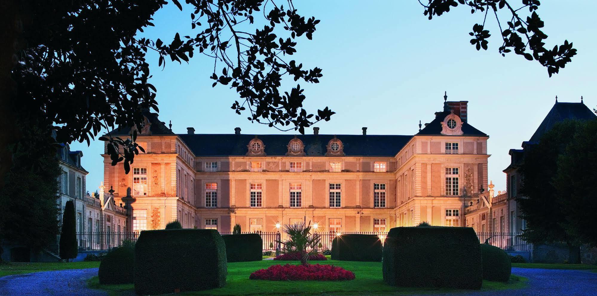 Chateau Colbert Maulévrier 外观 照片