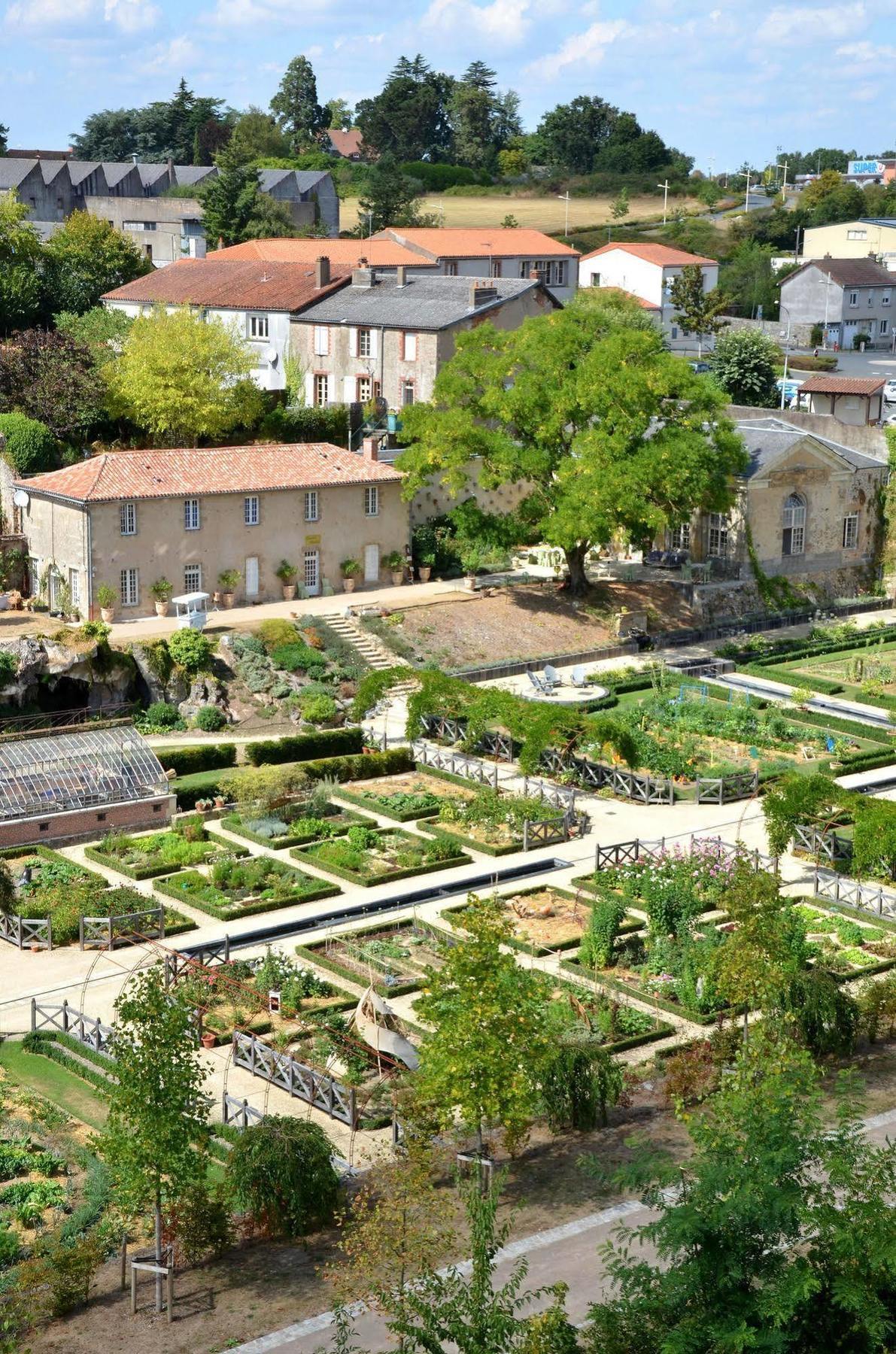 Chateau Colbert Maulévrier 外观 照片