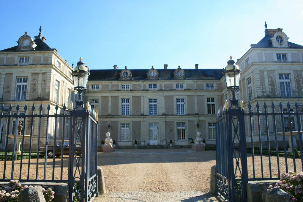 Chateau Colbert Maulévrier 外观 照片